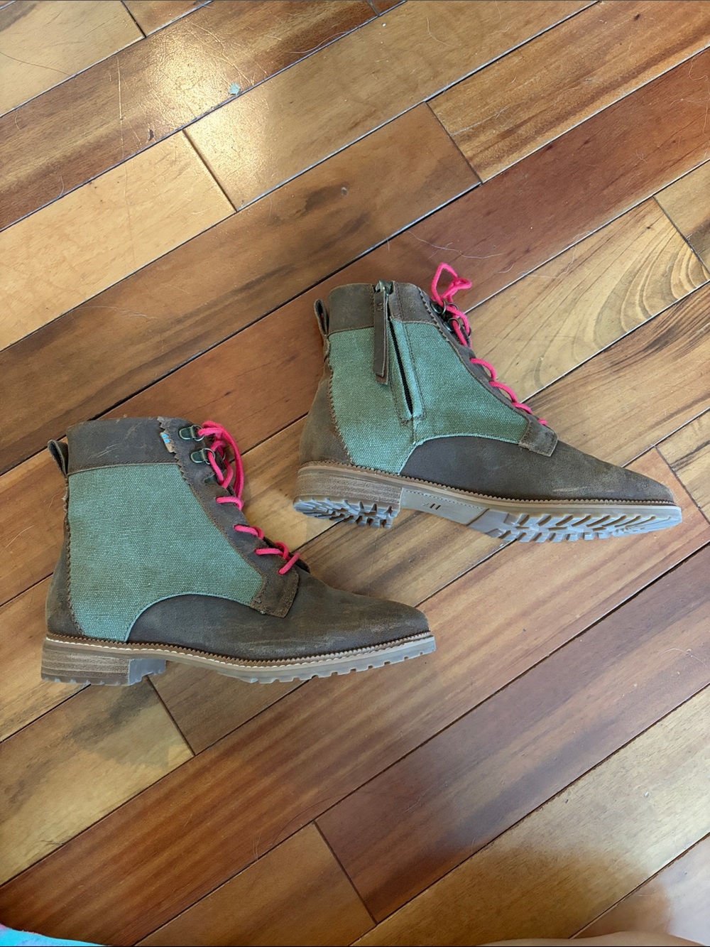 Tom’s Boots